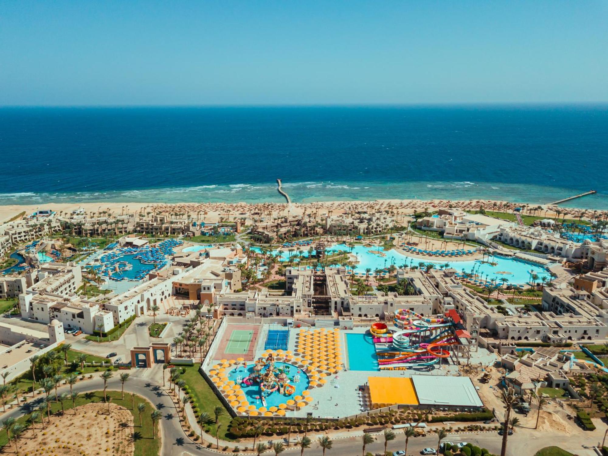 Pickalbatros Sands Port Ghalib Exterior photo Aerial view of the park